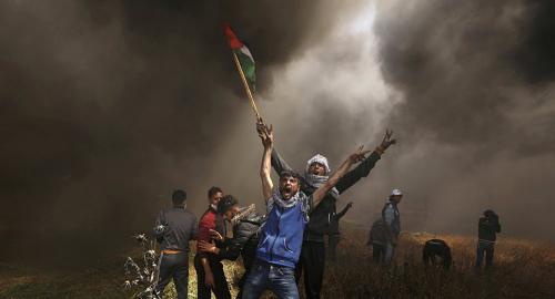إصابة 37 فلسطينيا برصاص وغاز الجيش الإسرائيلي شرق غزة